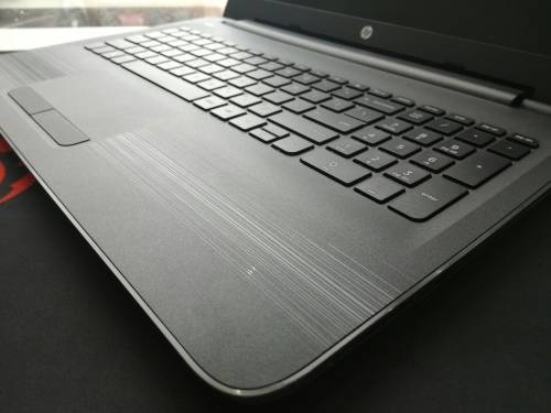 **AS NEW**HP 255 G5*AMD E2-7110u*7th GEN*RADEON R2*4GB RAM*500GB HDD*DVD*LAPTOP BAG*